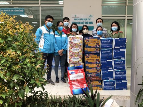 CLOUD MART góp chút quà chia sẻ và đồng cảm đến các Y BÁC SĨ tại các Bệnh viện/ trung tâm y tế trên địa bàn TP Đà Nẵng